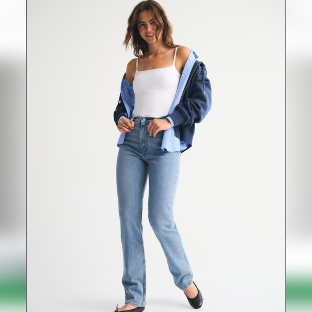 Abercrombie Ultra High Rise 90s Straight Jean